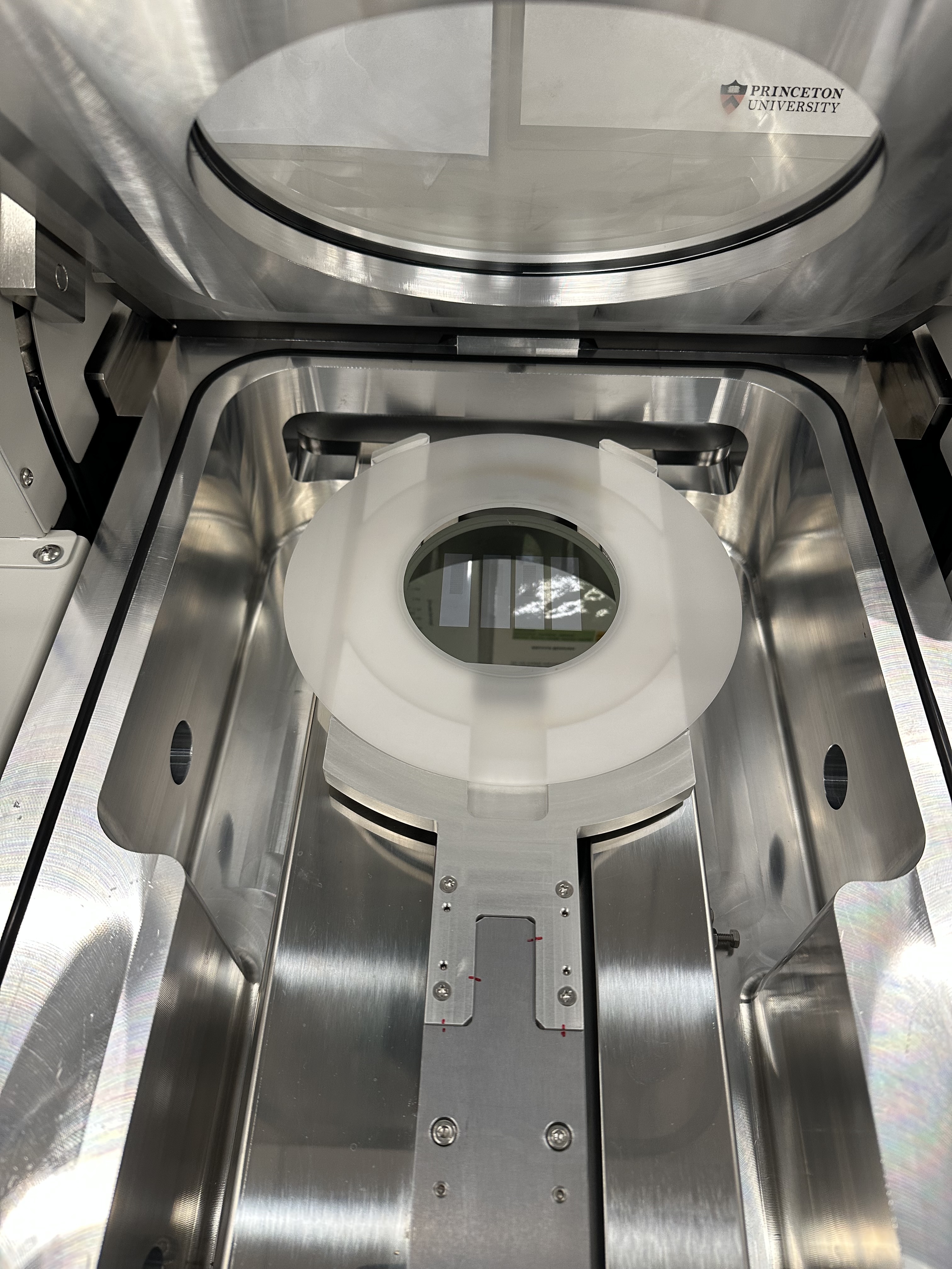 Princeton Materials Institute cleanroom bay with equipment